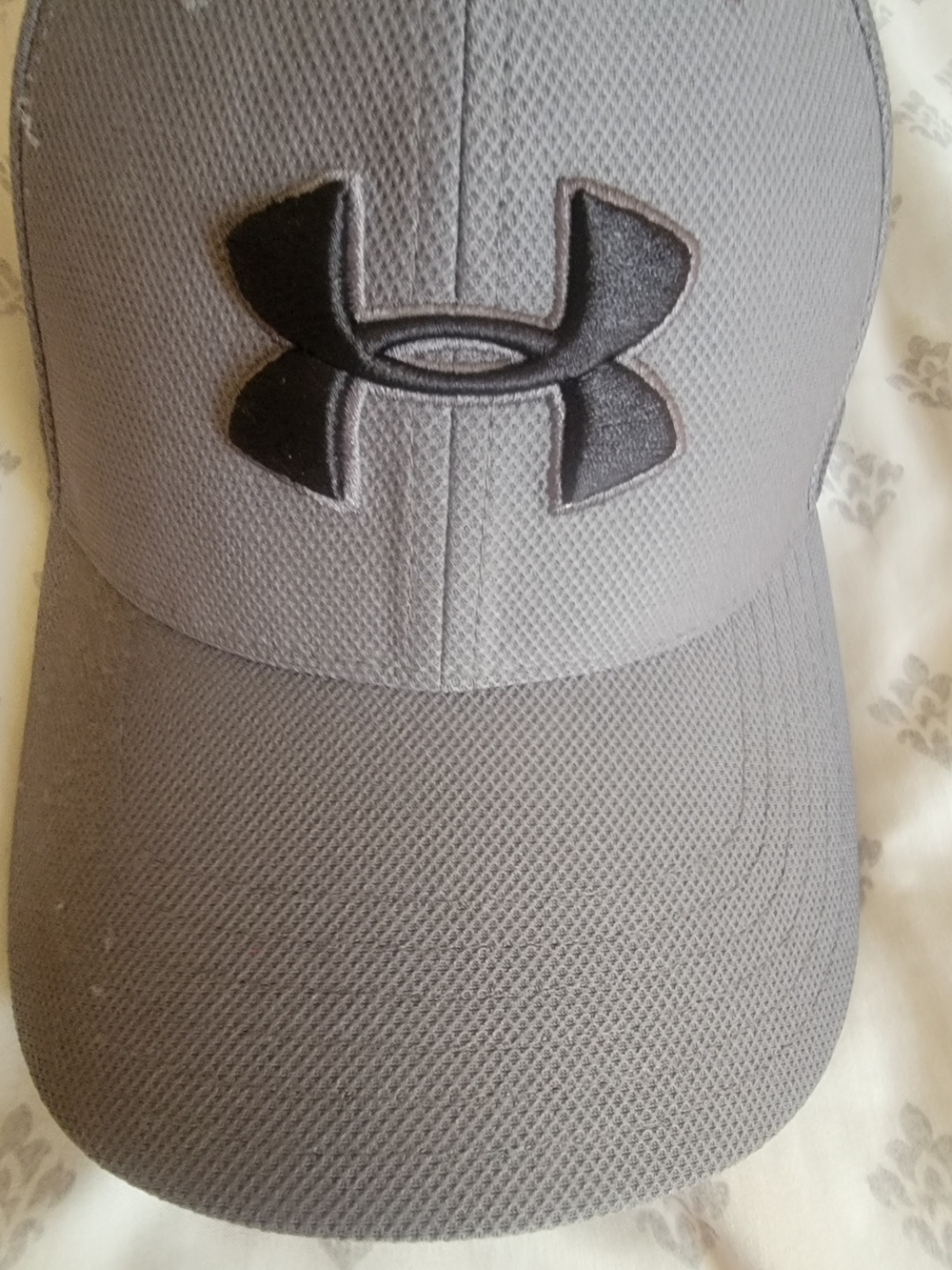Under Armour Men's Gray Performance Cap